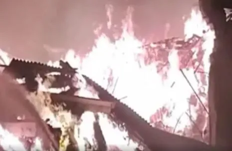तेलंगाना के टेस्को गोदाम में लगी आग, करोड़ों की संपत्ति स्वाहा 