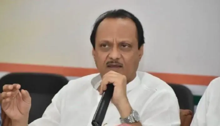 म‍ंत्री मुंडे से अस्पताल में मिलने पहुंचे पवार, कहा- दिल का दौरा पड़ने की खबर थी भ्रामक