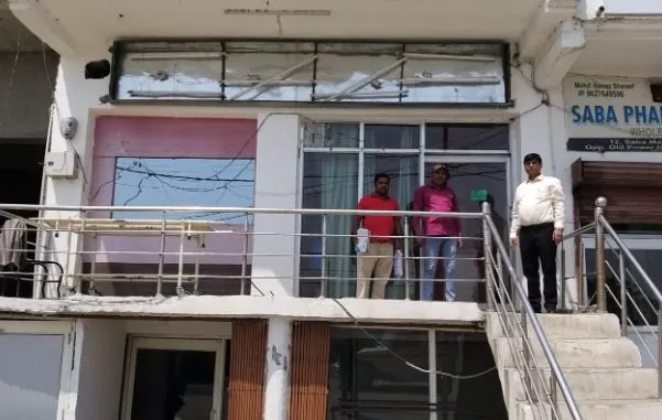 रामपुर : जच्चा-बच्चा केंद्र और बंगाली क्लीनिक सील