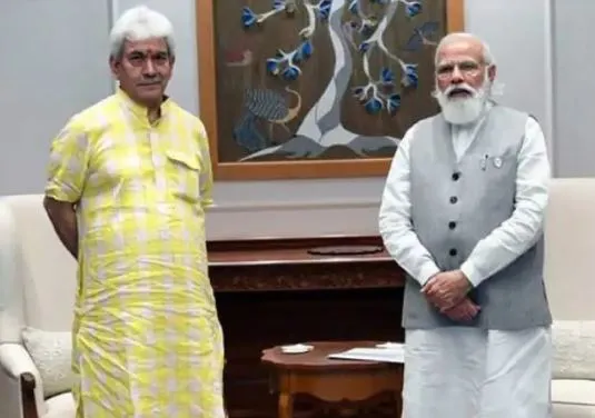 एलजी मनोज सिन्हा PM मोदी के जम्मू दौरे से पहले बोले- आतंकवाद को जड़ से कर देगें खत्म