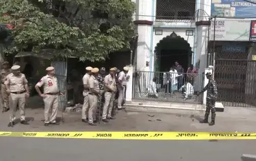 जहांगीरपुरी हिंसा को लेकर पुलिस का बयान, कहा- स्थिति हो रही है सामान्य