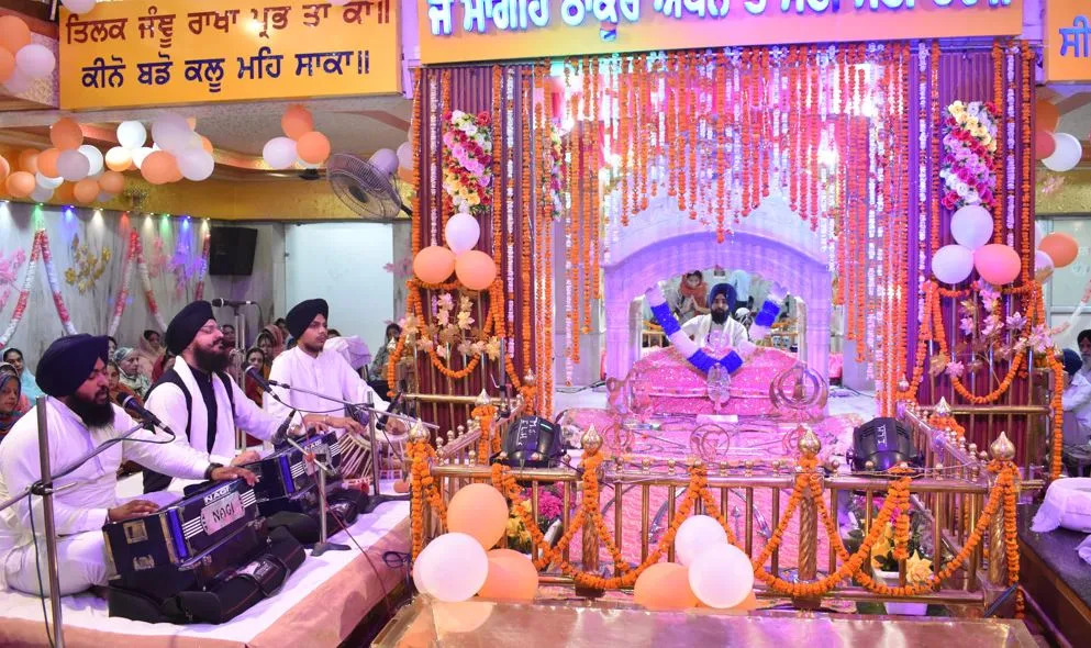 बरेली: रागी जत्थों ने गुरबाणी कीर्तन कर संगत को किया निहाल