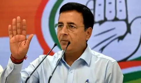 जहांगीरपुरी हिंसा: देश चुनी हुई सरकारों से नहीं बल्कि बुलडोजर से चलाई जा रही है- कांग्रेस प्रवक्ता सुरजेवाला