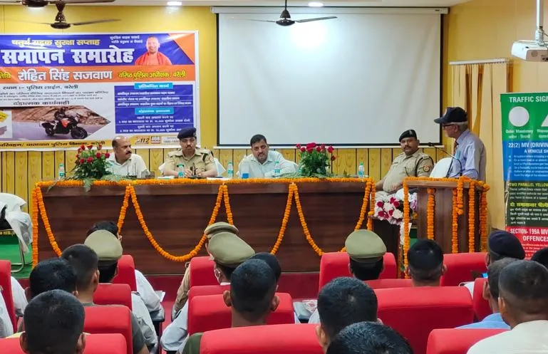 बरेली: टोल प्लाजा पर खड़े अवैध वाहनों पर कार्रवाई