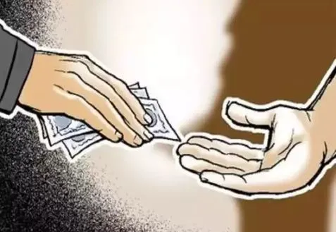 लखीमपुर/खीरी: सरकार ने कसा शिकंजा तब वसूली करने वालों पर पड़ी पुलिस की नजर