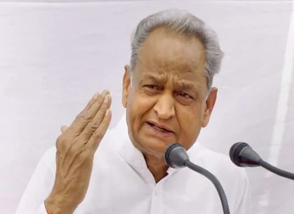धर्म और जाति के नाम पर ध्रुवीकरण होने से देश में जगह-जगह हो रहा तनाव- गहलोत