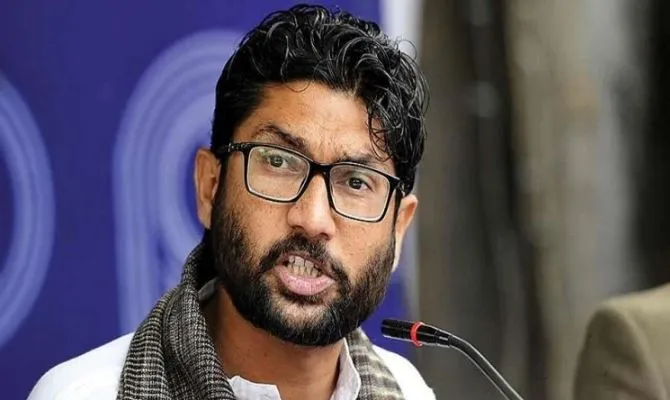 महिला पुलिसकर्मी के साथ मारपीट मामले में जिग्नेश मेवानी को मिली जमानत