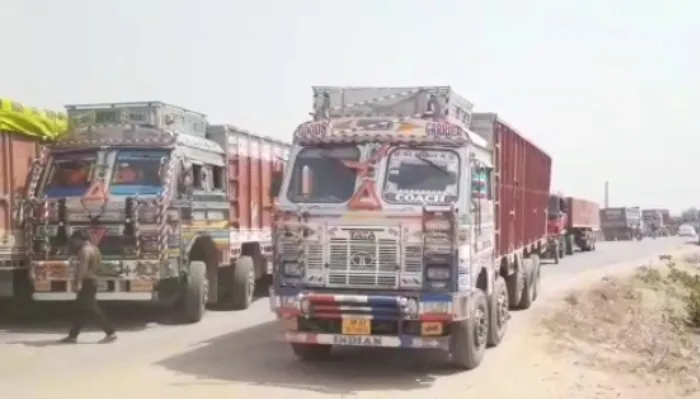 रायबरेली: तेज रफ्तार बाइक दुर्घटना में एक की मौत, तीन घायल