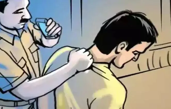 बरेली: जंक्शन पर सोते यात्रियों के चुराए मोबाइल और पर्स, रंगे हाथों पकड़े गए, रिपोर्ट दर्ज