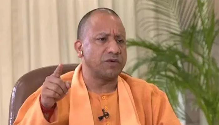 सीएम योगी ने दिया निर्देश, नोएडा में 602 मंदिरों और 265 मस्जिदों को भेजा नोटिस, जानें पूरा मामला