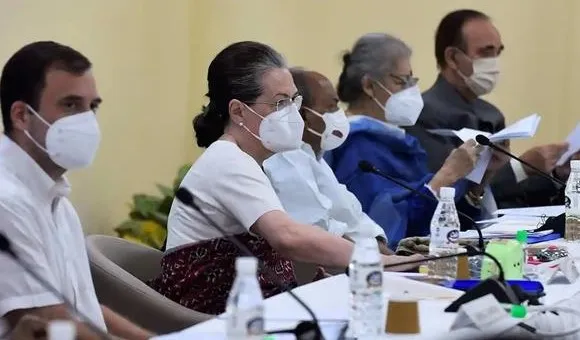 सोनिया गांधी के आवास पर कांग्रेस की अहम बैठक, प्रशांत किशोर ने अपनी रणनीति के बारे में दी जानकारी