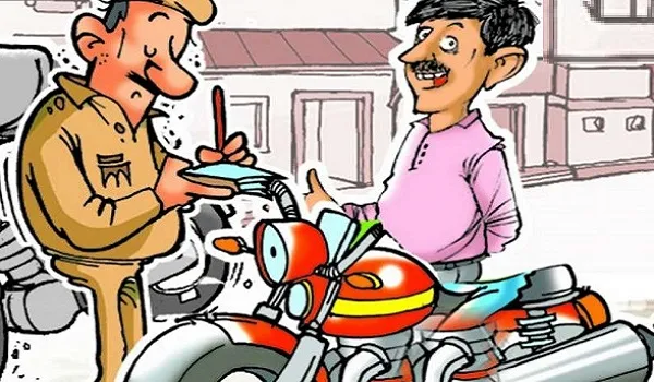मुरादाबाद : बिना हेलमेट बाइक चला रहे इंजीनियर का चालान, पुलिस से पूछा-ये कौन सा न्याय