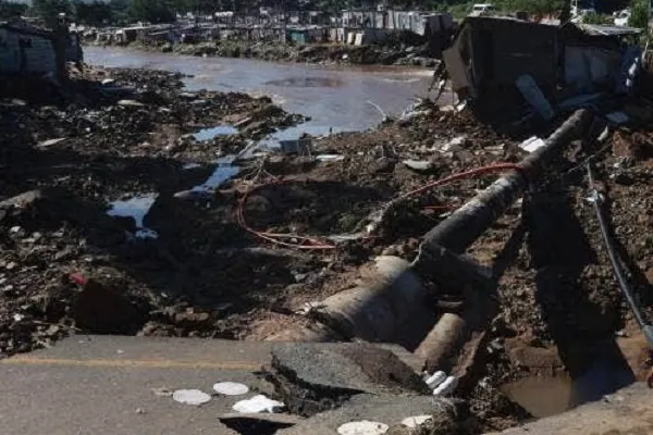 दक्षिण अफ्रीका में बाढ़ ने मचाई तबाही, मृतकों की संख्या बढ़कर 341 हुई