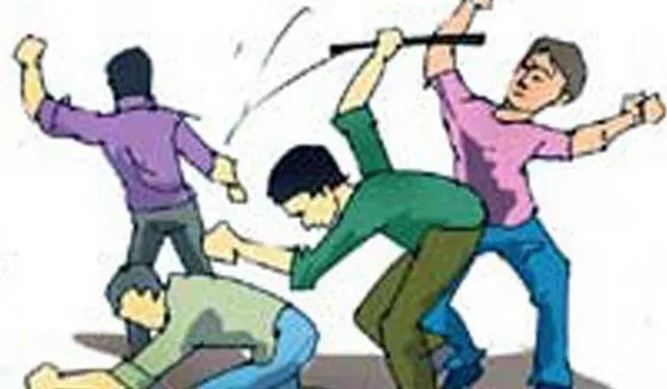 मुरादाबाद : ग्राहक भड़काने के विरोध पर युवक को लाठी-डंडों से पीटा, पुलिस ने FIR दर्ज कर शुरू की जांच