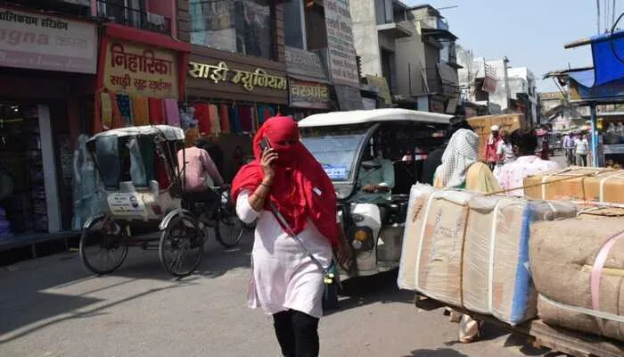 गर्मी को देखते हुए अयोध्या में भी बदला परिषदीय स्कूलों का समय, अब सुबह 7:30 बजे से 12:30 तक होगी पढ़ाई