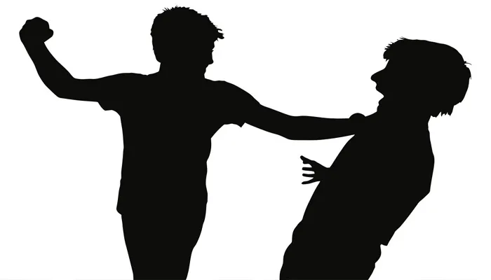 बहराइच: मेडिकल कॉलेज में दो चिकित्सकों के बीच फिर हुई मारपीट, घटना सीसीटीवी कैमरे में कैद