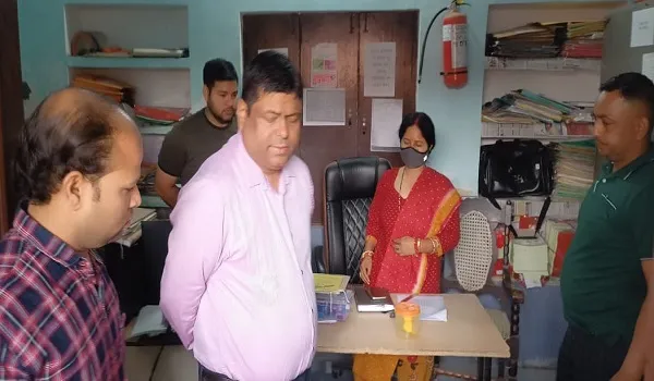 अमरोहा : हसनपुर में एसडीएम ने किया नगर पालिका का औचक निरीक्षण, अनुपस्थित मिलने पर कर अधीक्षक से मांगा स्पष्टीकरण