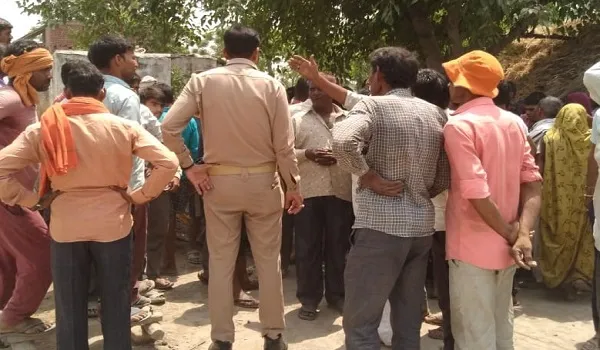 संभल : ट्रैक्टर की चपेट में आकर बालक की मौत, परिजनों ने बिना पुलिस कार्रवाई के किया अंतिम संस्कार