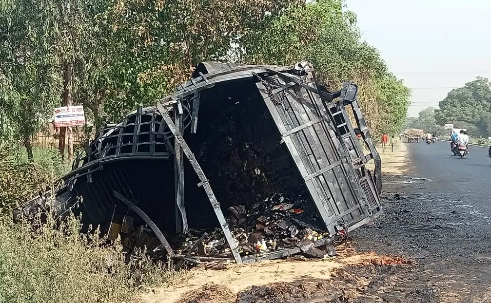 बरेली: सरसों का तेल लेकर जा रहे ट्रक में डीजल डलवाने के बाद फिर लगी आग, हफ्ते भर पहले भी ऐसा ही हुआ था हादसा