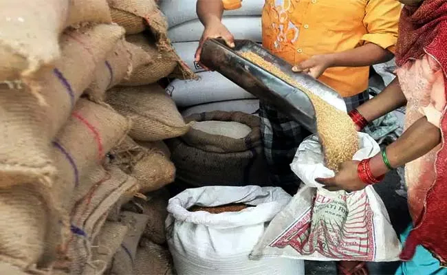 हल्द्वानी: राशन विक्रेता एक साल से लाभांश के इंतजार में…