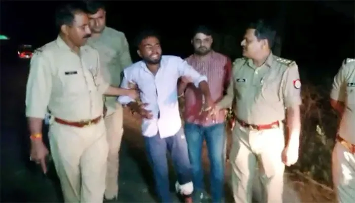 हापुड़: पुलिस और बदमाशों के बीच मुठभेड़, बरामद हुए अवैध हथियार और कारतूस