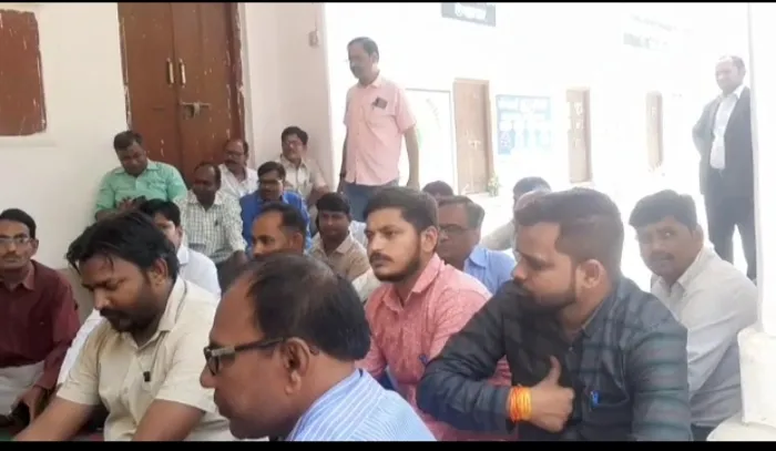 रायबरेली: प्रतापगढ़ हत्याकांड के विरोध में कर्मचारियों ने किया प्रदर्शन, आरोपित एसडीएम पर की कार्रवाई की मांग