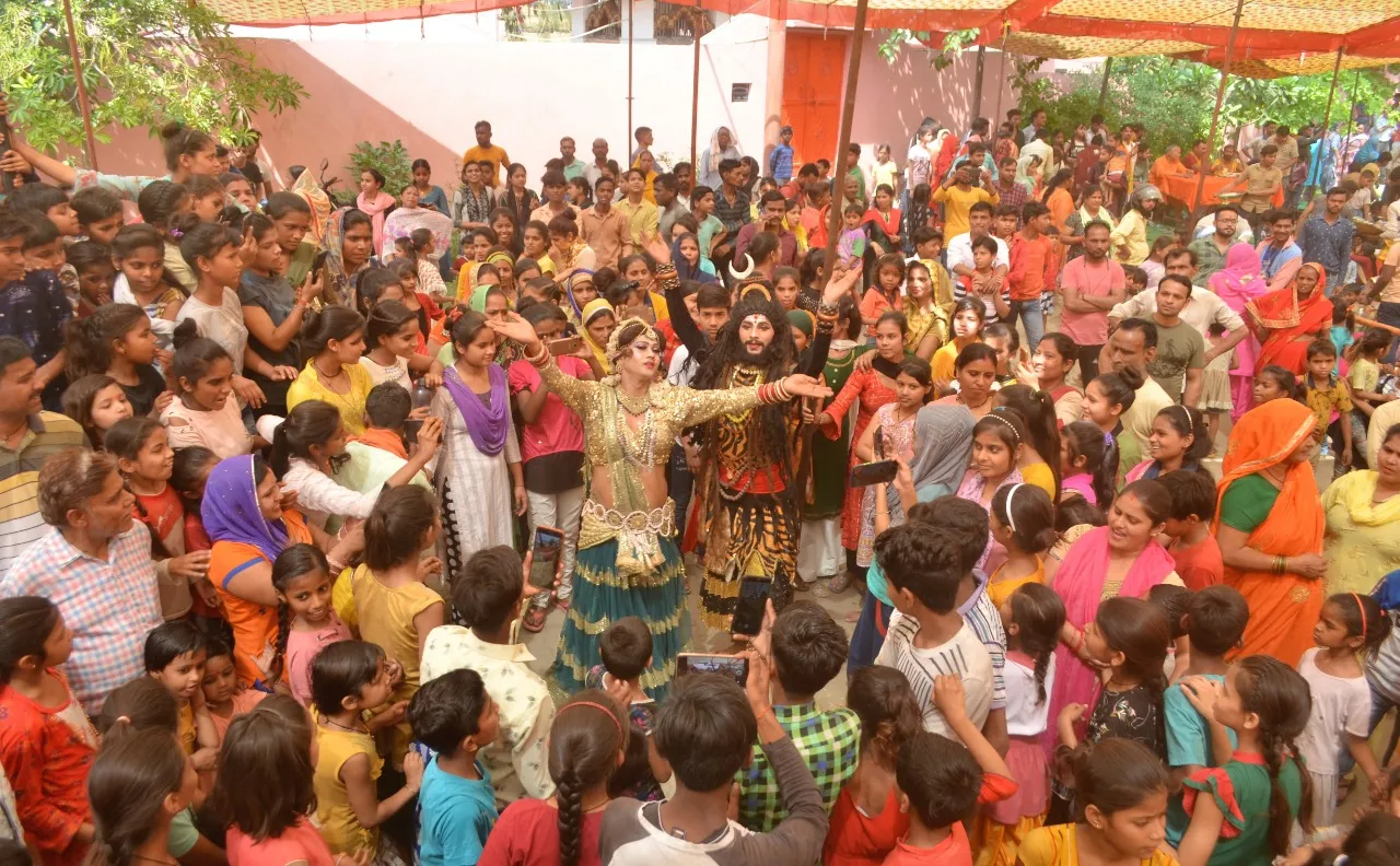 मुरादाबाद : हनुमान जन्मोत्सव पर शहर में निकली शोभायात्रा, जगह-जगह हुआ भंडारे का आयोजन
