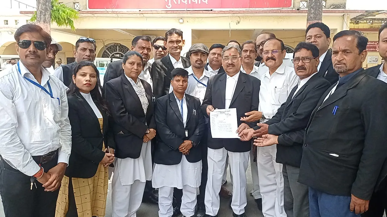 मुरादाबाद: 10 गुना टिकट वृद्धि पर अधिवक्ताओं ने मुख्यमंत्री को भेजा ज्ञापन
