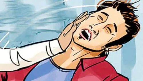 हल्द्वानी: हादसे पर हंगामा, पार्षद ने बीच सड़क व्यापारी को जड़े थप्पड़