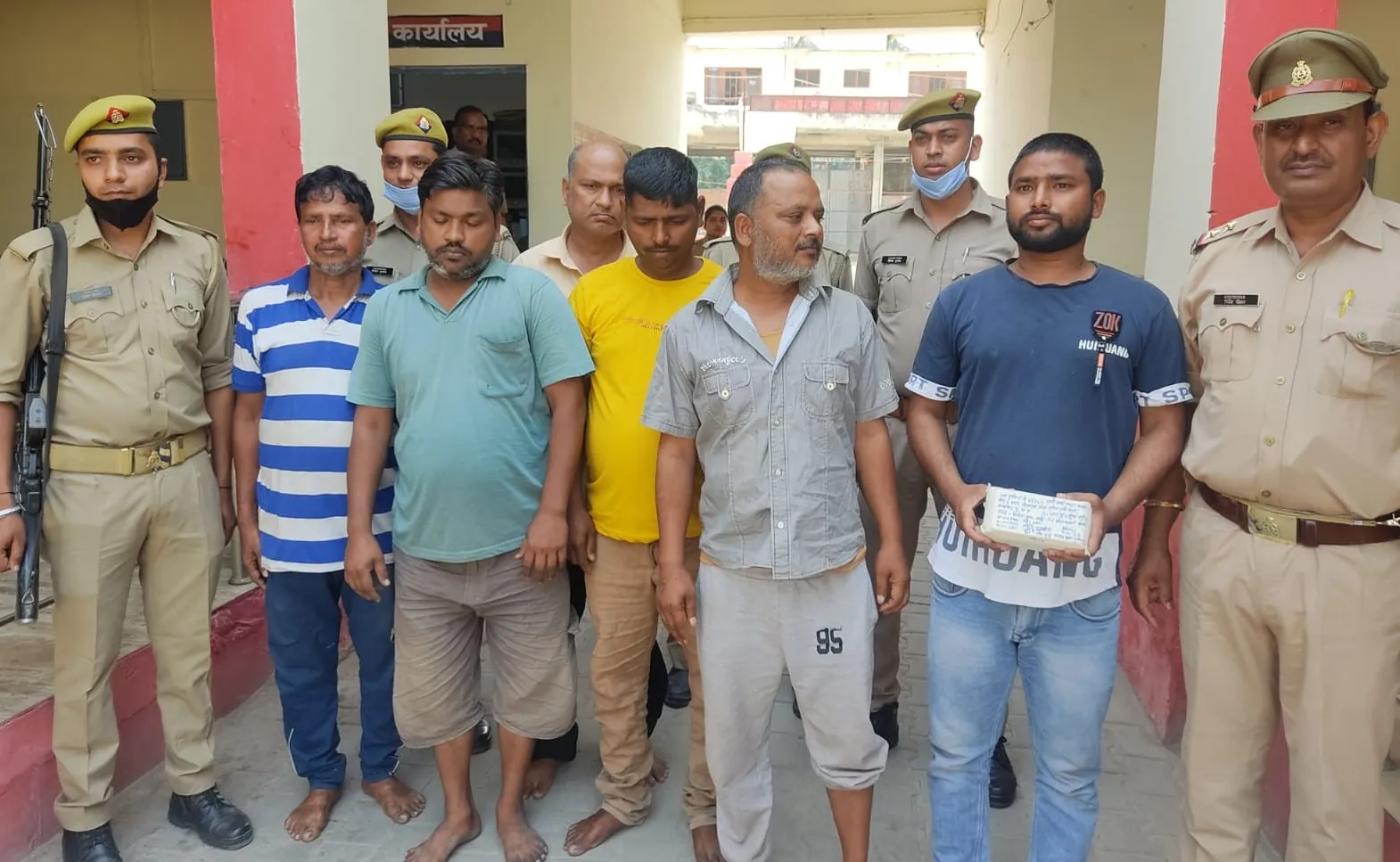 पीलीभीत: आईपीएल पर सट्टेबाजी करते छह दबोचे, भेजा जेल