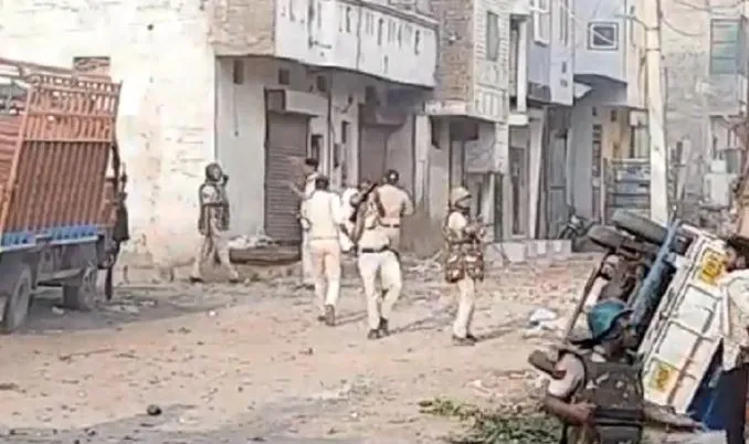 मध्य प्रदेश: रामनवमी के जुलूस पर पथराव के बाद खरगोन में कर्फ्यू