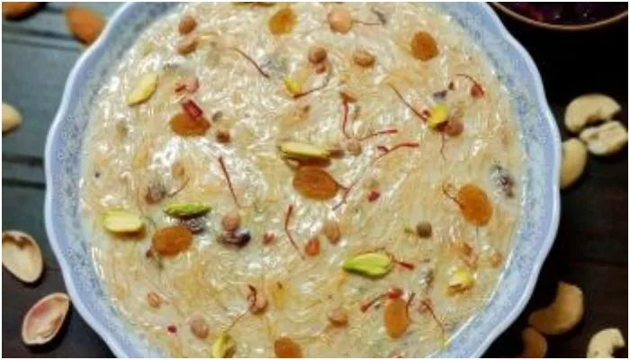 ईद के मौके पर मुख्तलिफ तरीकों से बनाएं शीर खुरमा, जानें रेसिपी