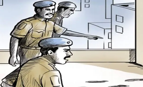 आरोपी को पकड़ने गई पुलिस पर पथराव, वाहन क्षतिग्रस्त