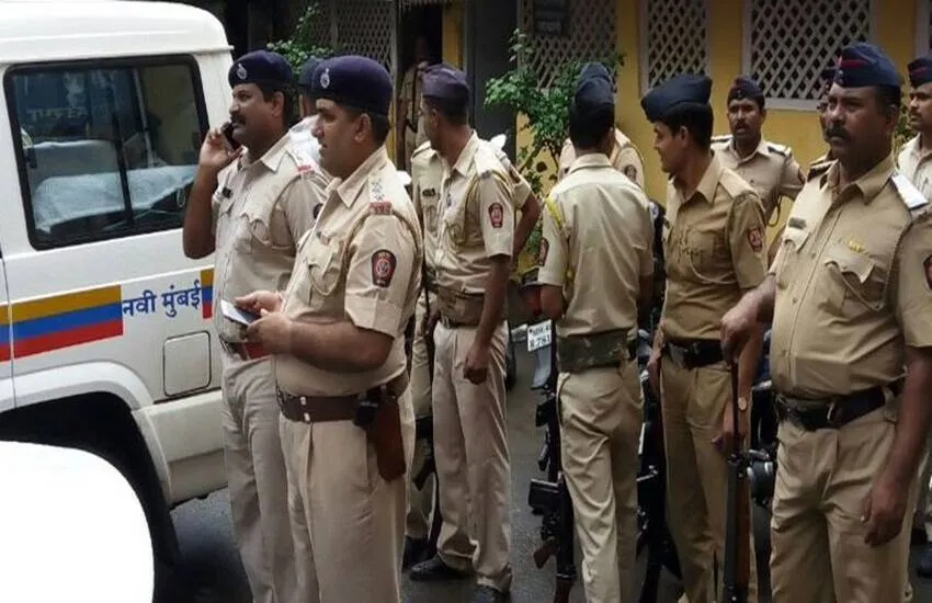 Mumbai: रामनवमी पर मानखुर्द में खुराफात, कई गाड़ियां तोड़ीं, गृह मंत्री दिलीप वालसे पाटिल बोले- जाति के नाम पर दंगा फैलाने की कोशिश