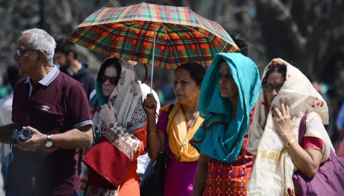 Weather Report: संगम नगरी में 45 डिग्री के पार पहुंचा तापमान, रात में भी लोगों को नहीं मिल रही राहत
