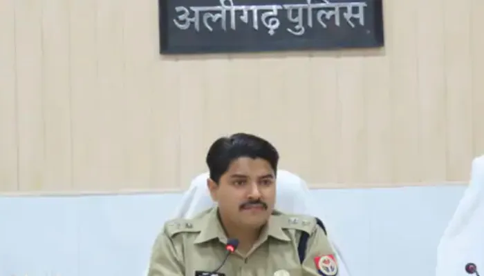 अलीगढ़: तीन अपराधियों की खुली हिस्ट्रीशीट, SP के आदेश पर हुई कार्रवाई