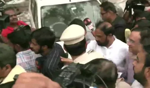 कांग्रेस का प्रतिनिधिमंडल जहांगीरपुरी पहुंचा, पुलिस ने रोका
