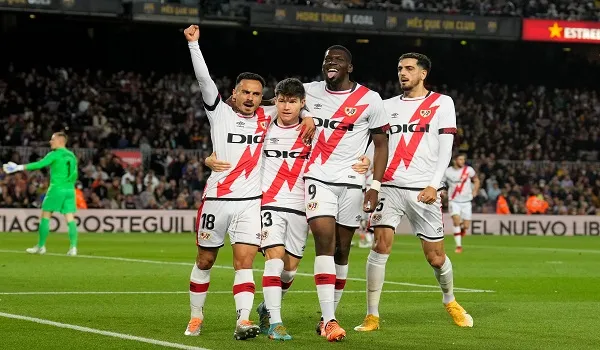 LaLiga : बार्सिलोना घरेलू मैदान पर फिर हारा, रीयाल मैड्रिड खिताब से एक अंक दूर