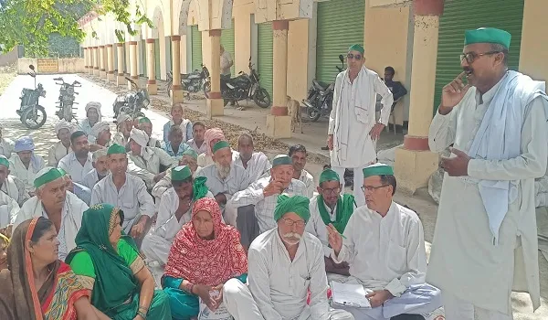 अमरोहा : भाकियू की हुई मासिक पंचायत, किसानों ने कहा- समस्याओं से दिलाई जाए निजात