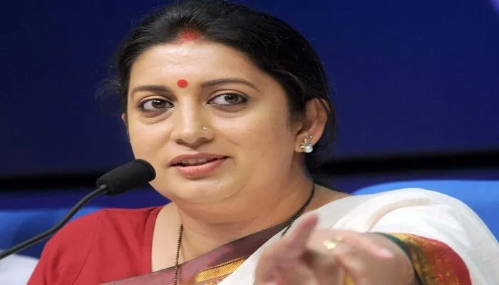 अमेठी: स्मृति ईरानी ने यूपी MLC चुनाव में मताधिकार का किया प्रयोग, बनाया यह रिकॉर्ड