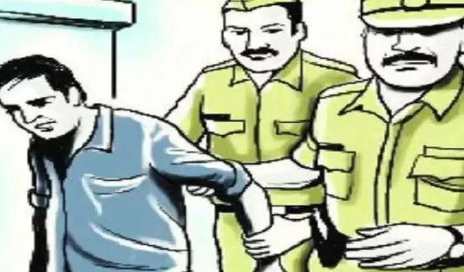 बरेली: अब 10वीं की परीक्षा में पकड़ा गया सॉल्वर, डीआईओएस ने दिए एफआईआर के आदेश
