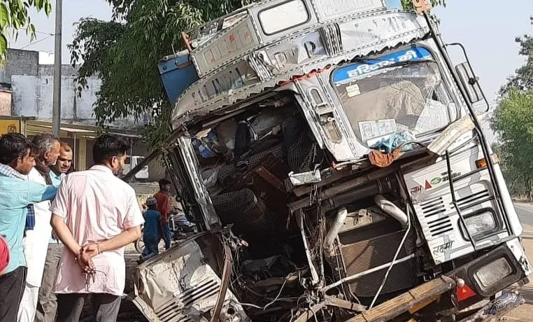 पीलीभीत: एक ही दिन में दो सड़क हादसे, चार की मौत