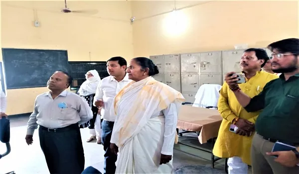रामपुर : माध्यमिक शिक्षा मंत्री का मूल्यांकन केंद्र पर छापा, हड़कंप