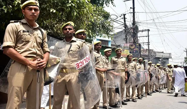मुरादाबाद : जुमा अलविदा पर कड़ी सुरक्षा के बीच अदा हुई नमाज, चप्पे-चप्पे पर तैनात रही फोर्स