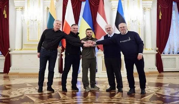Russia Ukraine War: रूस के पड़ोसी चार देशों के राष्ट्रपतियों ने किया यूक्रेन का दौरा, समर्थन भी जताया