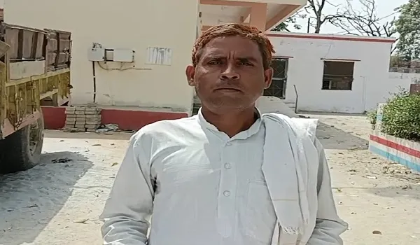 अमरोहा : चीनी मिल पर गन्ना डालने जा रहे हैं किसान से लूट