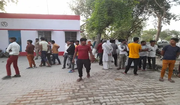 अमरोहा : शादी में पहुंच कर प्रेमिका ने किया हंगामा