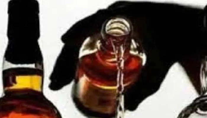 वाराणसी: शराबियों ने घर पर किया हमला, जान से मारने की दी धमकी, दर्जन भर आरोपित पुलिस हिरासत में