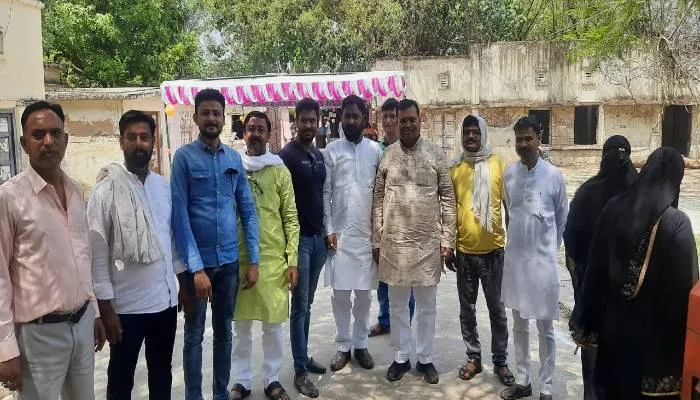 UP MLC Election: पर्यवेक्षक ने किया मतदान केंद्र का निरीक्षण, अच्छी व्यवस्था के लिए की तारीफ