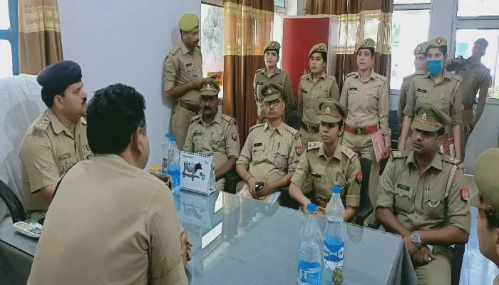 रायबरेली: एएसपी ने सलोन कोतवाली का किया निरीक्षण, तीन महिला सिपाही पुरस्कृत
